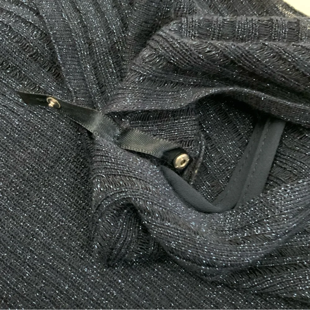 White House Black Market Asymmetric Drape One Shoulder Shimmer Sweater Top
XS - Picture 11 of 11